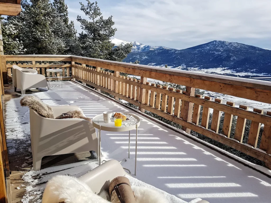 Chalet le Saint Jean Lodge terrasse vue montagnes lac neige