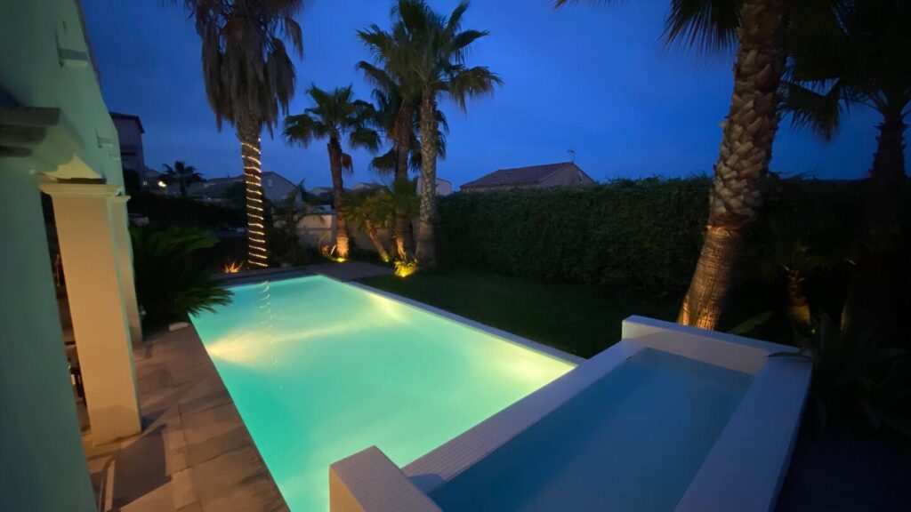 villa californie montbazin palmiers piscine location vacances