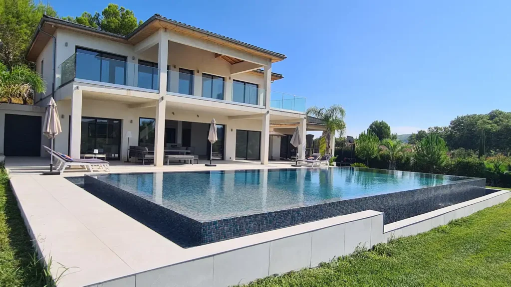 villa scl piscine plaisssan