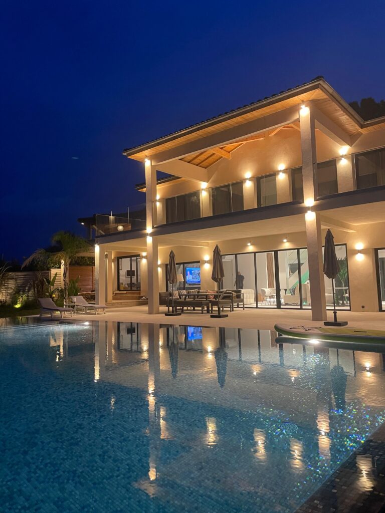 villa scl sunset chill lounge plaissan piscine location luxe