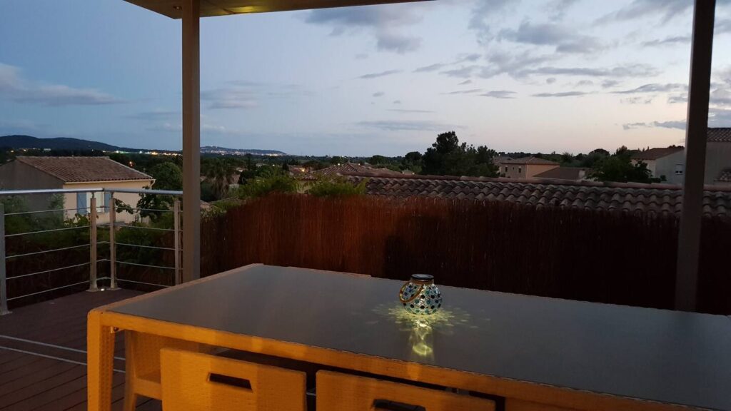 villa californie montbazin palmiers piscine location vacances