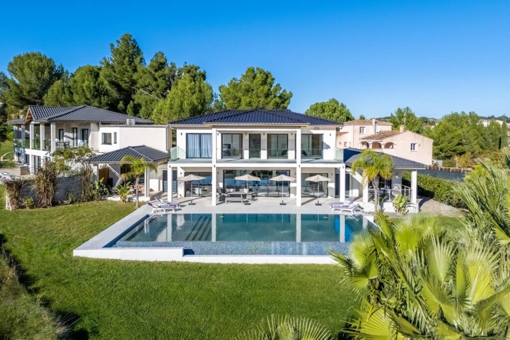 Villa SCL chambre d'hotes location sud occitanie plaissan piscine luxe architecture