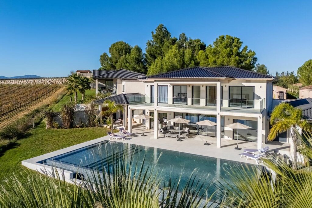 Villa SCL chambre d'hotes location sud occitanie plaissan piscine luxe architecture