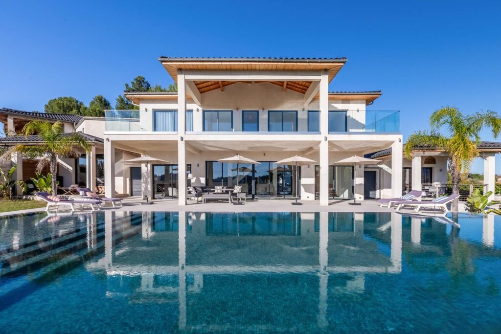 Villa SCL chambre d'hotes location sud occitanie plaissan piscine luxe architecture