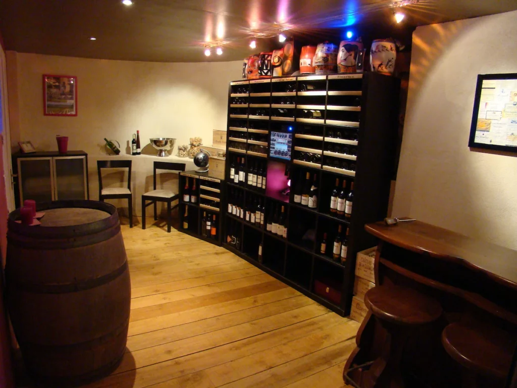 Villa Montbazin piscine débordement vacances