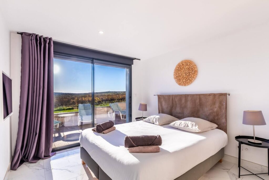 villa lodge plaissan chambre vignes