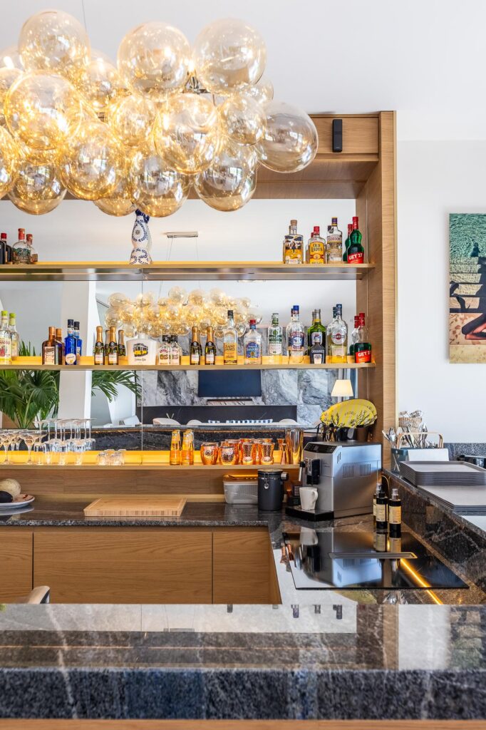 INT.E0.PAV.DT(CR6_7740-Modifier)-Booking