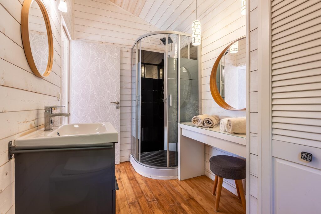 INT.SB.P-LARGE(CR6_2045-HDR-Modifier)-Booking