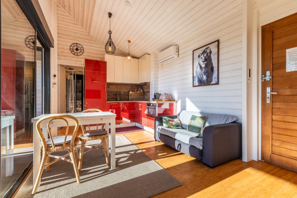 INT.SL.P-LARGE(CR6_2005-HDR-Modifier)-Web